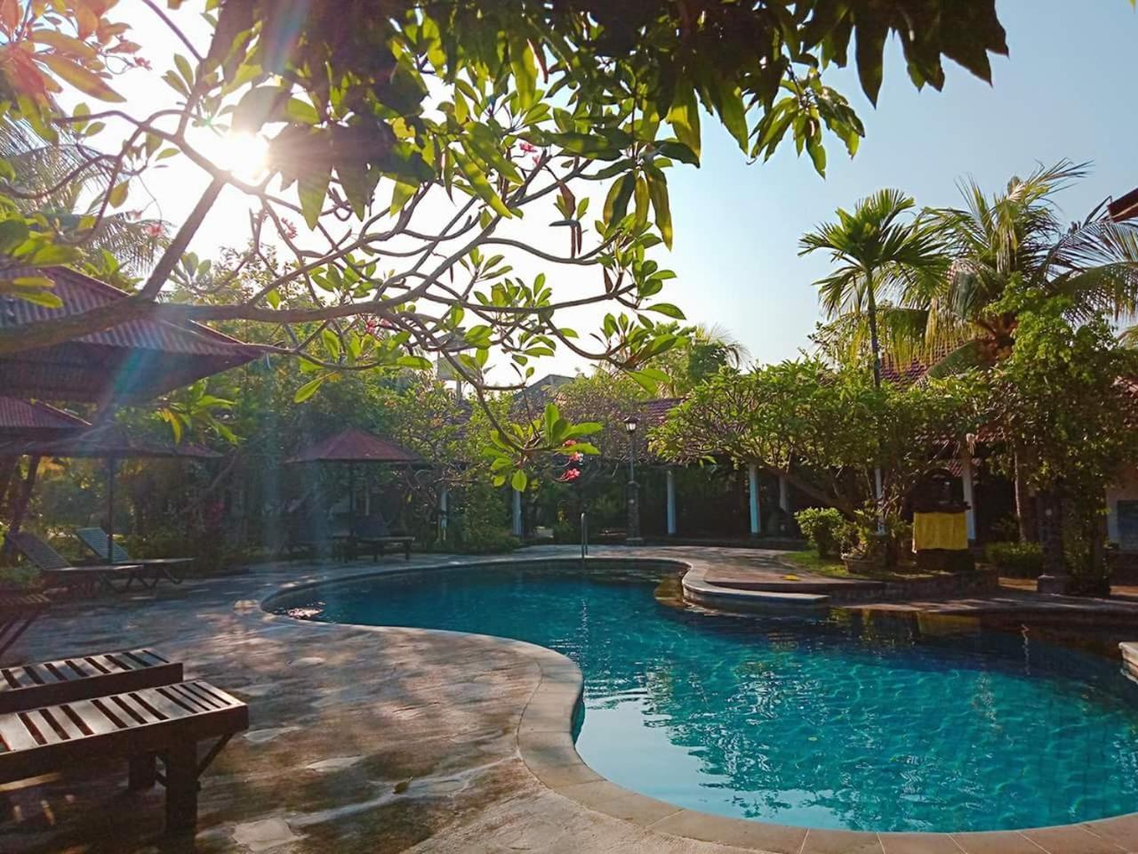 Rini Hotel โลวินา ภายนอก รูปภาพ