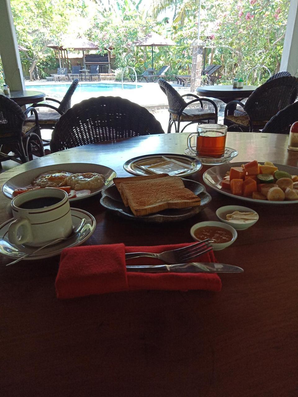 Rini Hotel โลวินา ภายนอก รูปภาพ