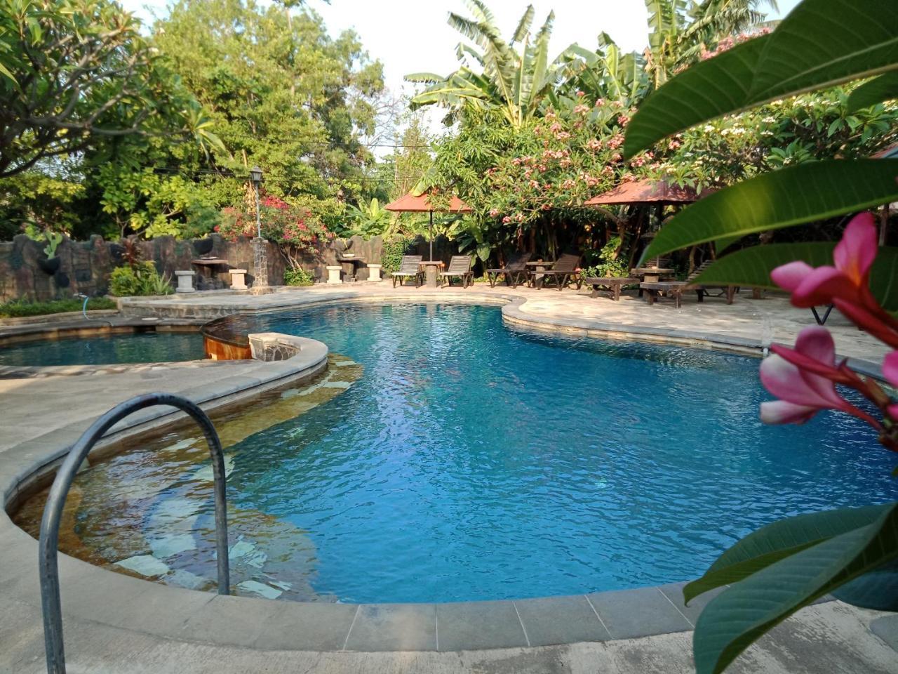 Rini Hotel โลวินา ภายนอก รูปภาพ