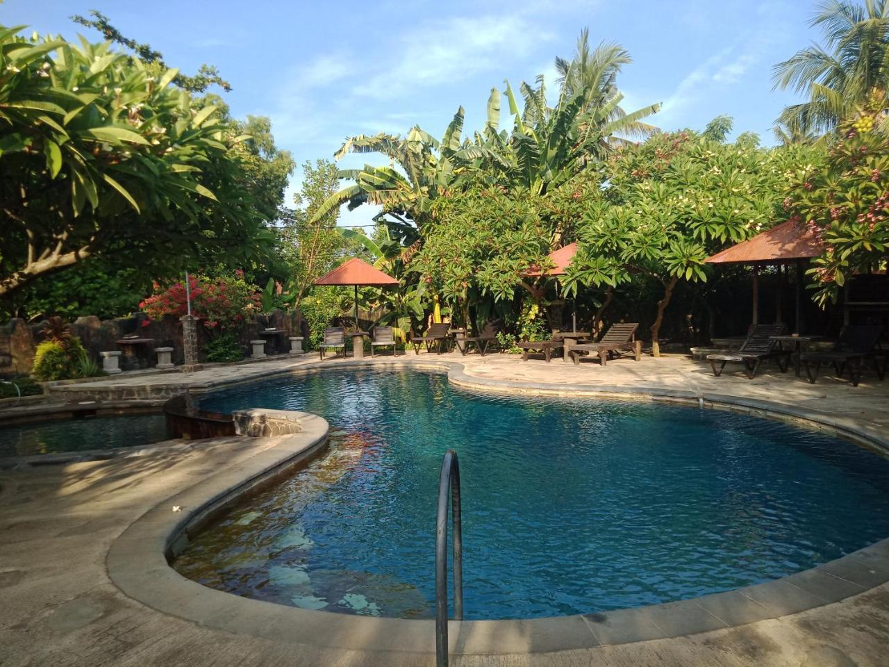 Rini Hotel โลวินา ภายนอก รูปภาพ
